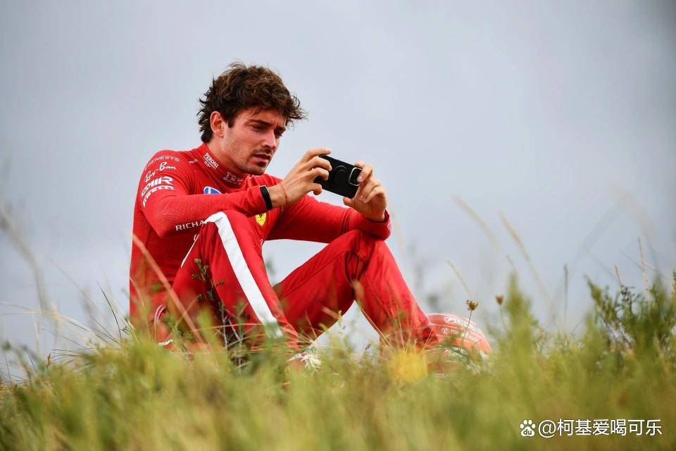 哈斯车队力克阿斯顿马丁，拉塞尔点燃赛场