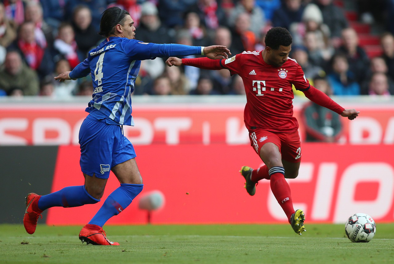 波兰完胜阿森纳，格纳布里惊艳四座