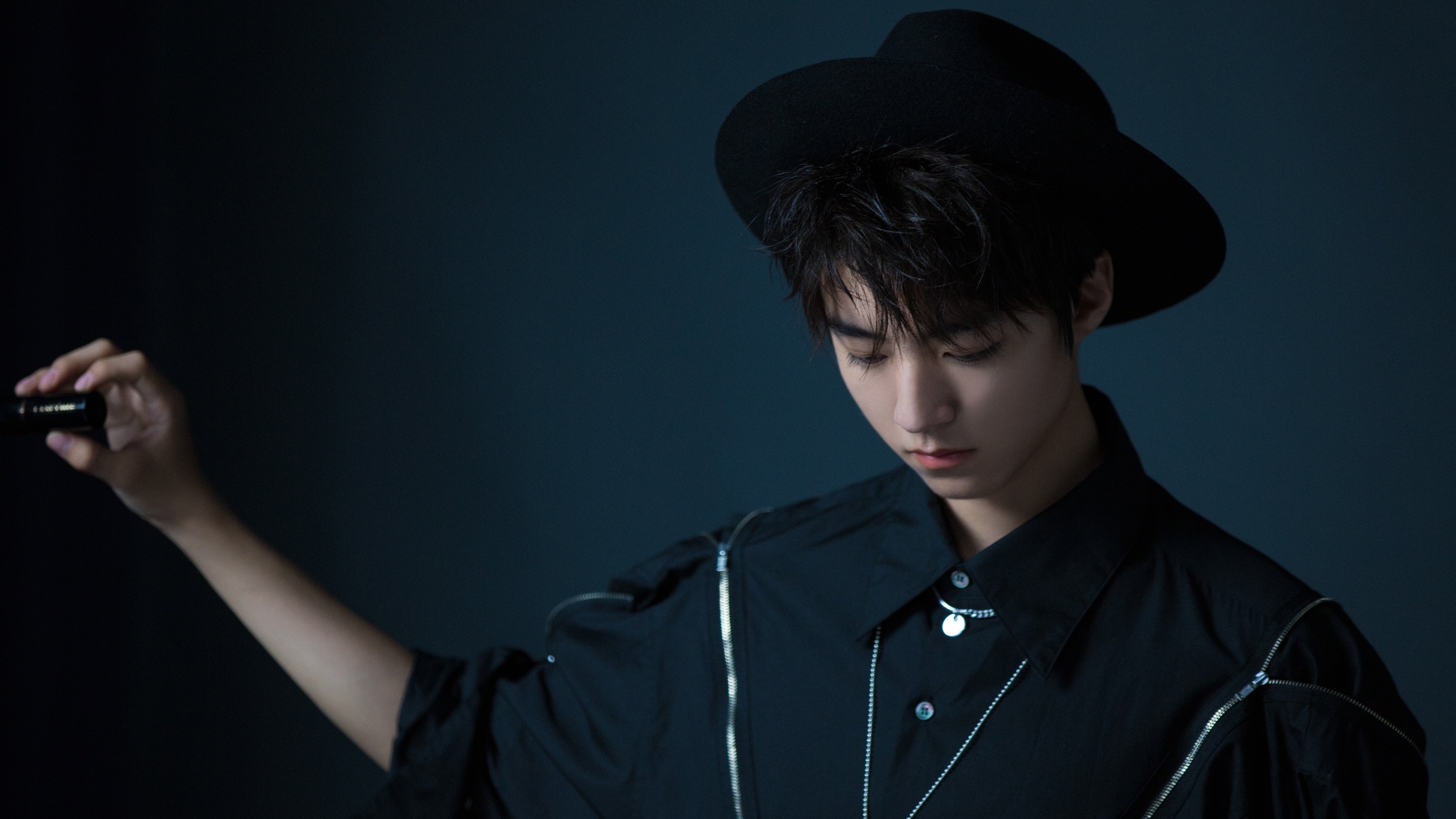 假想敌与绿茵之火,当利物浦鏖战阿根廷,奥亚尔萨瓦尔点燃的平行战场