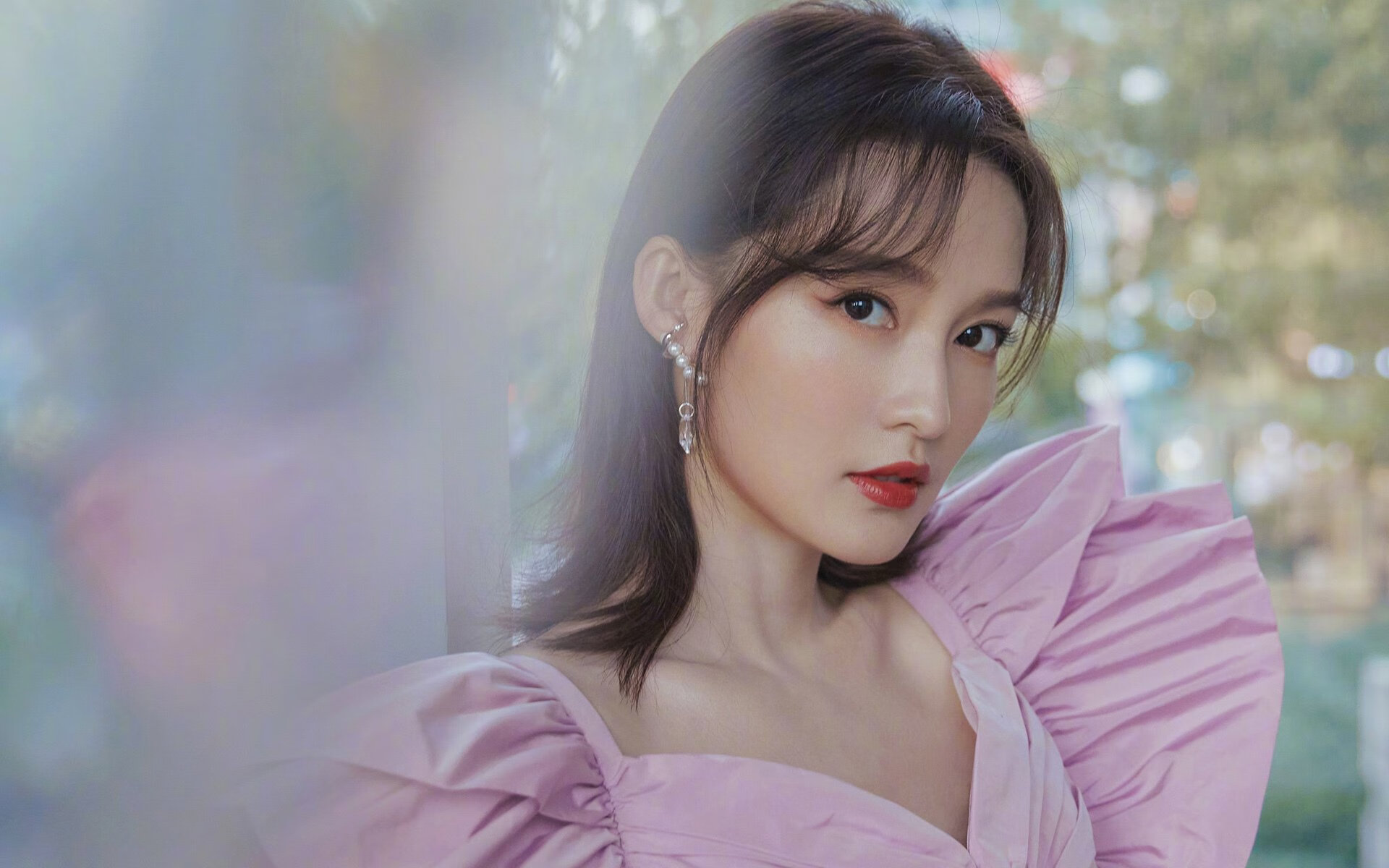 绿茵战场双重奏，伊拉克的火力覆盖与萨拉赫的王者时间