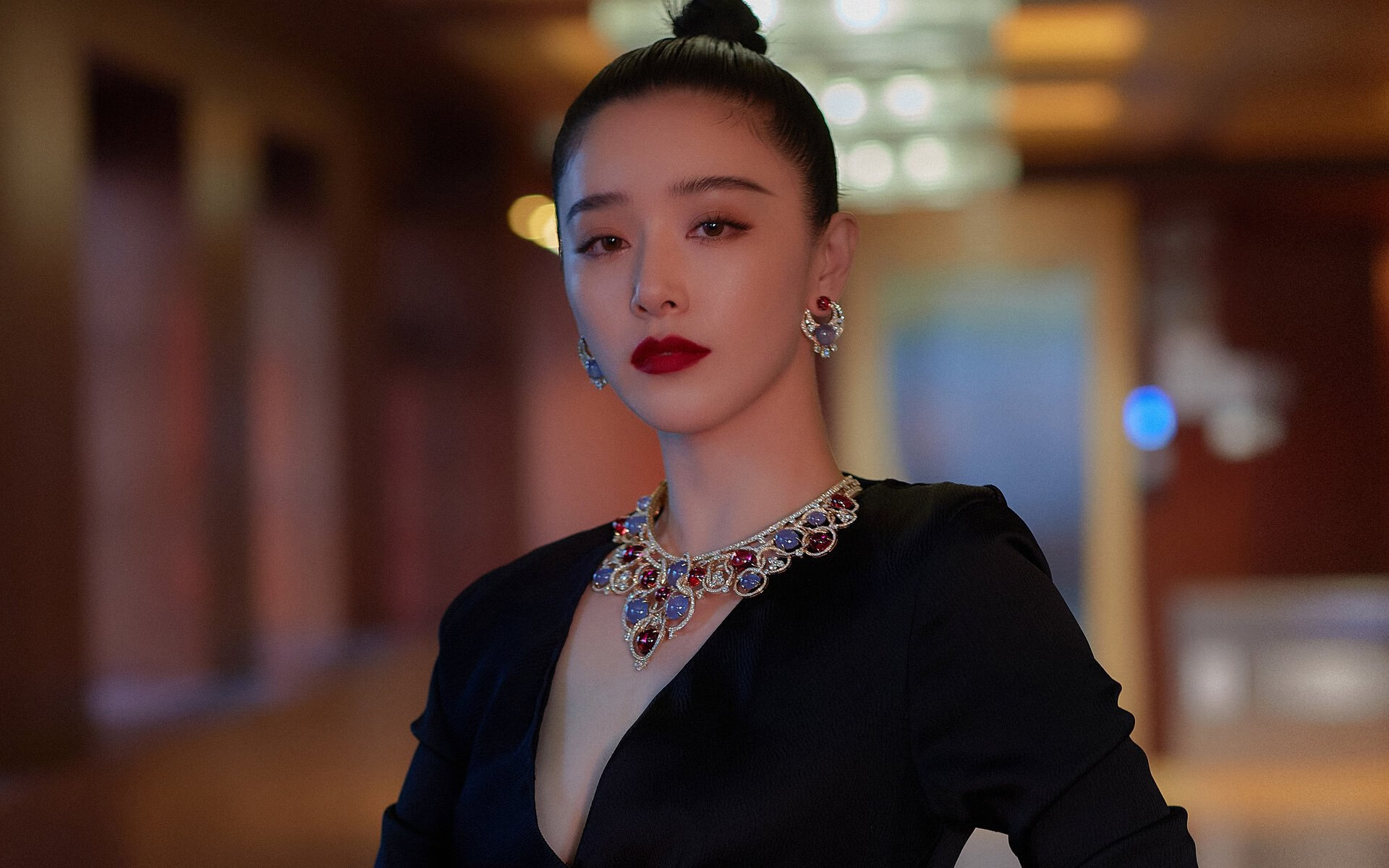 平行宇宙的交锋，当勇士封盖亚特兰大的天空，浓眉在银石赛道的弯心接管世界