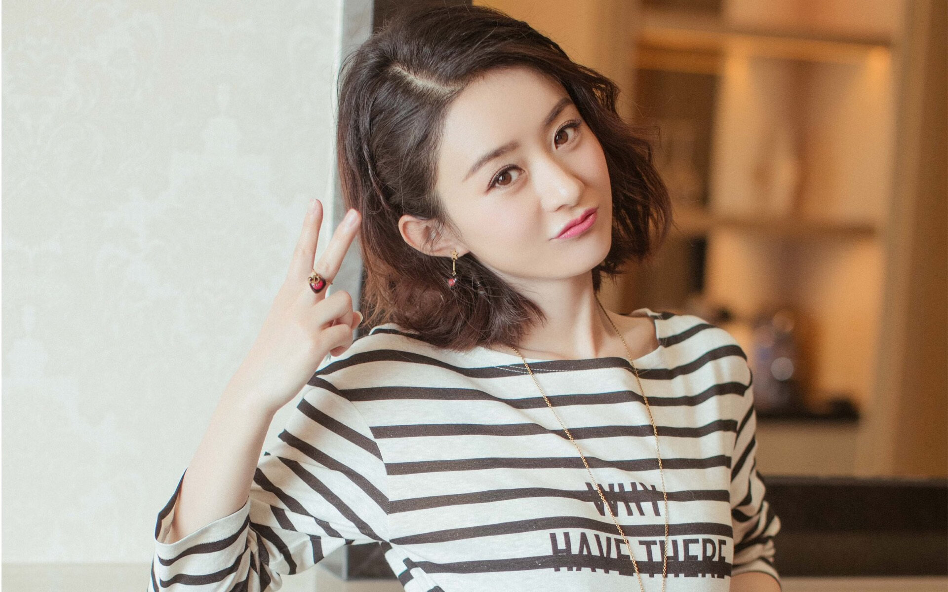 从德黑兰到篮球场，当领袖在地缘加时赛中接管比赛